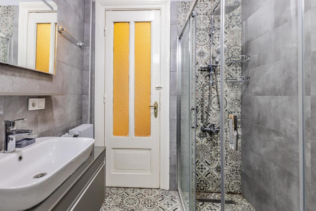 Flat With Balcony And Bosphorus View In Beyoglu Apartment Istanbul Luaran gambar